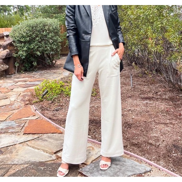 CAbi Pants - Cabi Cream Wide Leg Trousers Sweatpants High Rise Patch Pocket Pants XL